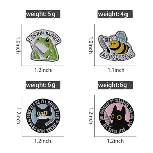Detailed size and weight specs for animal enamel pins featuring frog, cat, and bee patterns
