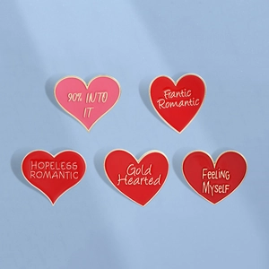Heart Shaped Enamel Brooch Pin Alloy Letter Pattern Romantic Badge For Women Men Personalized Fashion Clothing Jewelry Accessory