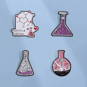 Creative Science Lab Flask Enamel Pin Brooch Zinc Alloy Chemistry Formula Heart Reading Girl Badge Jewelry For Backpack