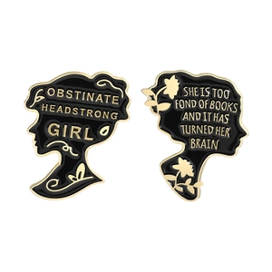 Set di spille in smalto nero e oro con citazioni letterarie per donne eleganti