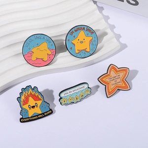 Lot de cinq broches en émail en forme d'étoiles mignonnes avec divers designs créatifs
