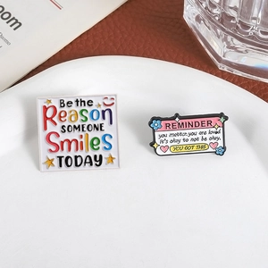 Broches en émail minimalistes avec citations motivantes colorées et motifs d'étoiles