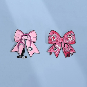 Spilla Creativa in Smalto Medico Fiocco Rosa Stetoscopio Flacone di Medicina Distintivo per Infermiere Gioielli Professionali