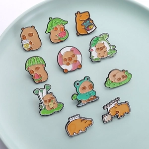 Lot de 11 épinglettes en émail motif capybara avec thèmes d'été pastèque et grenouille