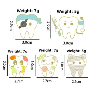 Détails des dimensions et poids de diverses broches mignonnes en émail en forme de dents