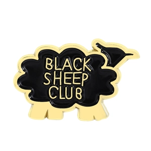 Pin's en émail Cartoon Black Sheep Club en métal noir et crème minimaliste