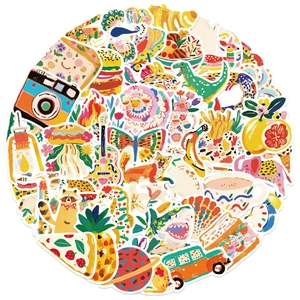 Gros plan d'autocollants de dessins animés étanches aux motifs d'animaux et d'aliments