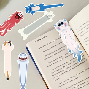 Leuke cartoon dieren bladwijzers set met kat en haai ontwerpen op een open boek