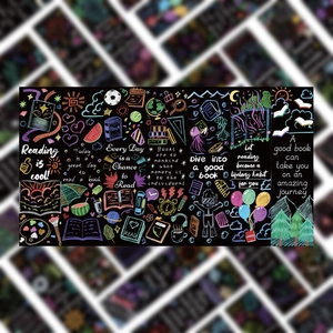 Détails d'illustrations style craie colorée avec citations de lecture inspirantes sur papier noir
