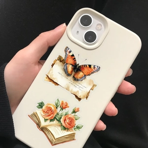 Custodia per telefono color crema con illustrazione vintage di farfalle e rose a olio