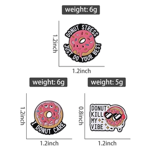Tabella taglie dettagliata per spillette smaltate donut con peso e dimensioni in pollici