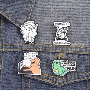 Ensemble de broches en émail animaux rigolos avec phrases humoristiques sur denim