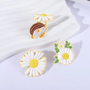 Three-piece hedgehog and daisy enamel brooch set for backpacks and clothing accessories