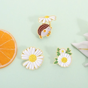 Cartoon Daisy Hedgehog Flower Enamel Brooch Pin Cute Animal Alloy Badges For Backpack Hat Clothing Jacket Accessories Jewelry