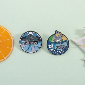 Épinglette en Émail Créative Lac Baïkal Motif Montagne Phoque Rond Géométrique Alliage Broche Badge Souvenir Cadeau