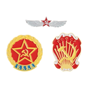 Ensemble de trois badges soviétiques de l'URSS avec étoile rouge marteau et faucille