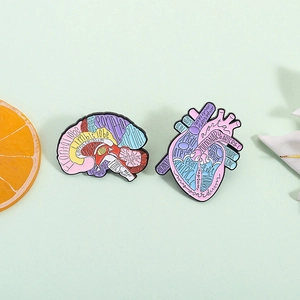 Creative Anatomical Brain And Heart Enamel Pin Medical Science Education Badge Alloy Lapel Pin For Doctors Nurses Students Jewelry Gift