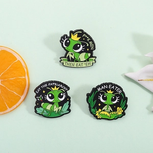 Cartoon Green Mantis Enamel Pin Alloy Insect Brooch With Feminist Slogan Eat The Patriarchy Man Eater Crown Badge For Women