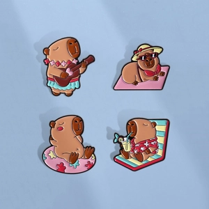 Broche en Émail Capybara Dessin Animé Mignon Animal Style Vacances Badge en Alliage de Zinc Pour Décoration Sac à Dos Bijoux Cadeau