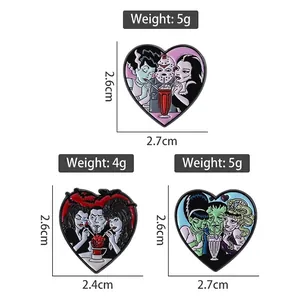 Set de pines de esmalte con forma de corazón y personajes de dibujos animados de terror