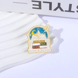 Broche en émail avec motif dragon et lune et texte High Lords pour sacs et vestes