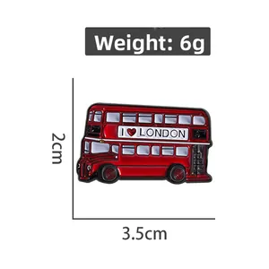 Détail de la broche bus de Londres rouge avec dimensions 3,5x2cm et poids de 6g inclus