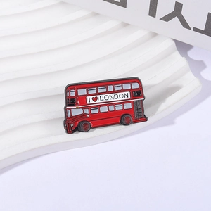Broche en émail créative bus rouge à deux étages de Londres avec texte I Love