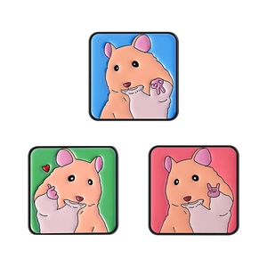 Lot de trois pin's émaillés hamster mignons en bleu, vert et rose pour sacs et vêtements