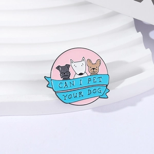 Broche creativo de esmalte con tres cachorros y el texto CAN I PET YOUR DOG