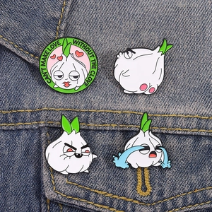 Funny cartoon garlic enamel brooch set with creative expressions on denim jacket