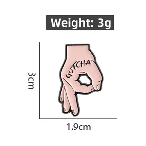 Tableau des tailles détaillé du badge émaillé rose Gotcha avec mesure de 3 cm de haut