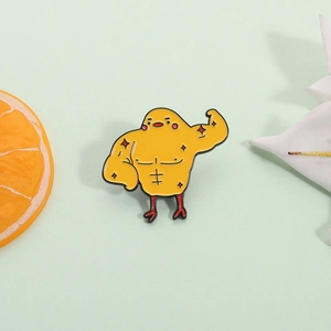 Épinglette Drôle en Émail Poussin Musclé Alliage Peint Dessin Animé Broche Jaune Badge Animal pour Vêtements Sacs Bijoux