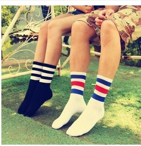 Retro Gestreifte Baumwollmischung Crew Socken Für Herren Damen Sport Skateboard Mittelhoch Atmungsaktiv Lässig Mode Socken
