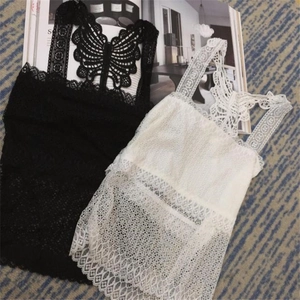 Camisole en dentelle de style français avec grand motif papillon au dos en noir et blanc