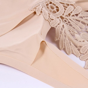 Soutien-gorge sport en soie glacée sans couture avec dentelle florale beige