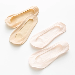 Invisible ice silk low cut liner socks with non-slip silicone grip for flat shoes