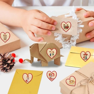 500pcs vintage heart stickers roll with retro animal illustrations for DIY crafts