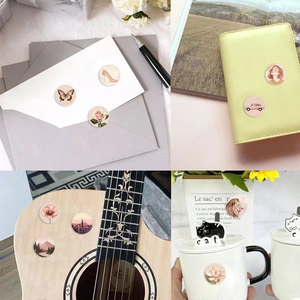 Roll of 500 vintage cartoon stickers with butterfly and floral patterns for journals