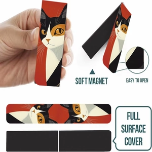Dettaglio di segnalibro magnetico con gatto e clip con copertura magnetica totale