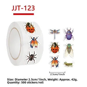 Detail van rol met 500 insectenstickers met aquarelontwerpen en een diameter van 2,5 cm