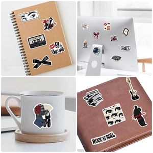 100 autocollants graffiti Downtown Girl sur ordinateur portable, guitare et gourde