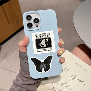 Coque iPhone bleue avec autocollants esthétiques terre et papillon pour modèles Pro 3-caméras