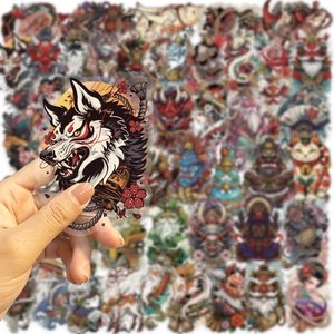 Detail von wasserfesten japanischen Tattoo-Stickern mit Kitsune- und Sakura-Kunstmotiven