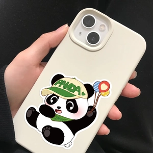 Custodia per telefono color crema con panda cartoon, cappello verde e palloncino