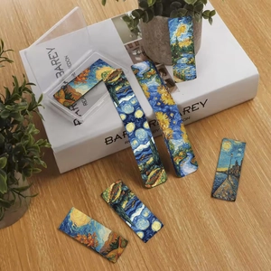 6-piece Van Gogh magnetic bookmark set with Starry Night landscape designs in a clear box