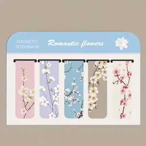 Set di 5 segnalibri magnetici romantici con motivi floreali e colori pastello delicati