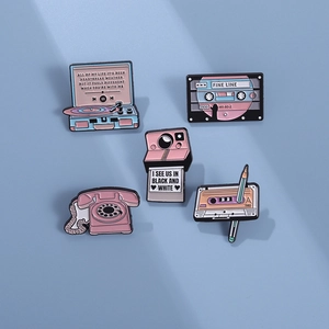 Retro Enamel Pin Collection Pink Blue Alloy Brooches Cassette Tape Record Player Polaroid Camera Old Phone Music Badges Clothes Bags Women Men Jewelry