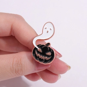 Broche d'Halloween en émail avec citrouille noire et fantôme blanc en métal rose