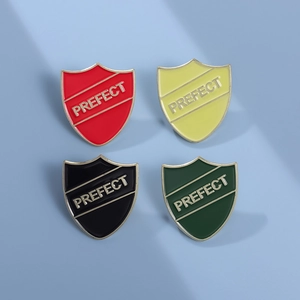 Shield Shaped Alloy Enamel Brooch Pin With Prefect Letter Academy Style Badge For School Daily Decoration Unisex Gift