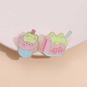 Set de pines esmaltados de rana cupcake y leche de fresa para mochilas y sombreros